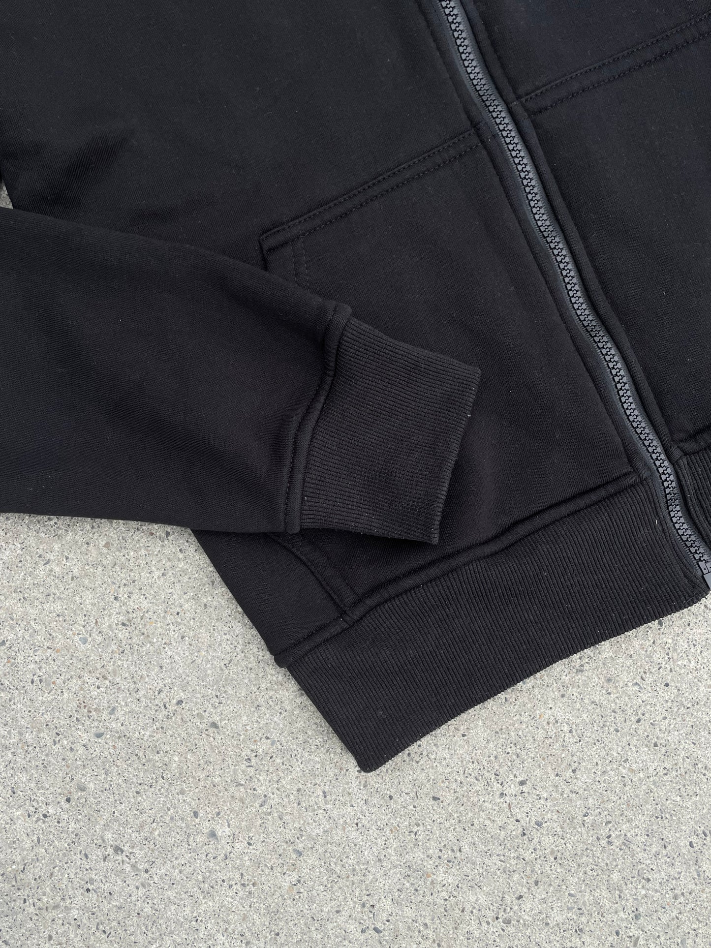 ZIP HOODIE BLACK